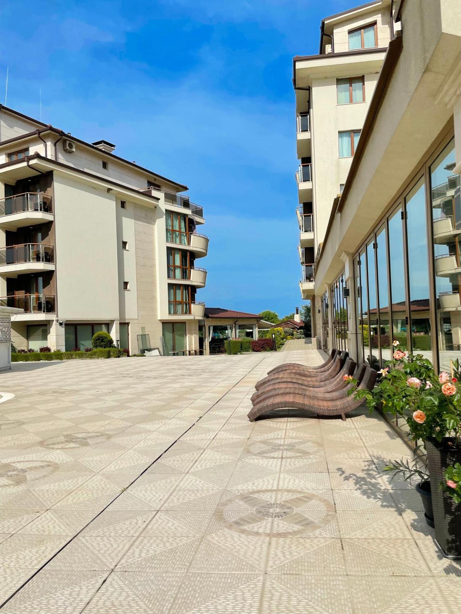 Long Sunny Holiday Shkorpilovtsi Exterior photo